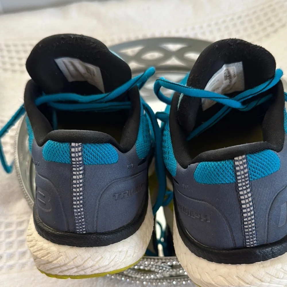 Saucony Teal and Yellow Athletic Shoes